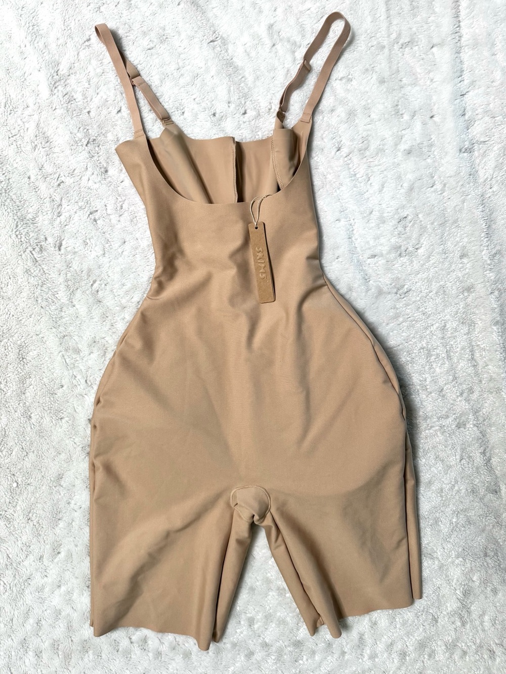 NWT- SKIMS BODY BUTT LIFTING OPEN BUST BODYSUIT Shape wear - Picture 4 of 15